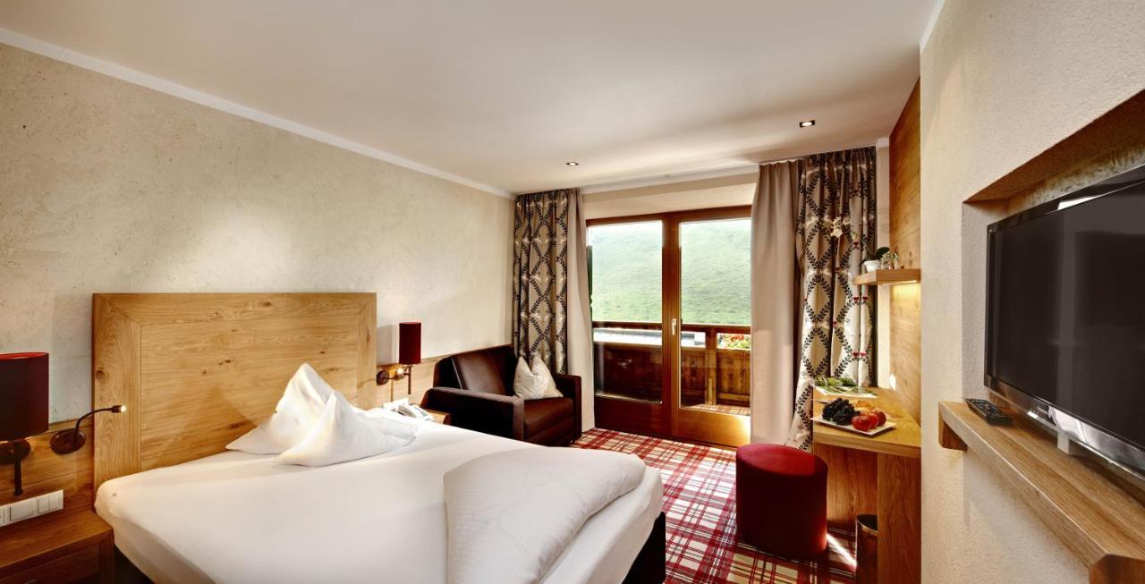 Hotel Berghof Crystal Spa & Sports Tux Esterno foto