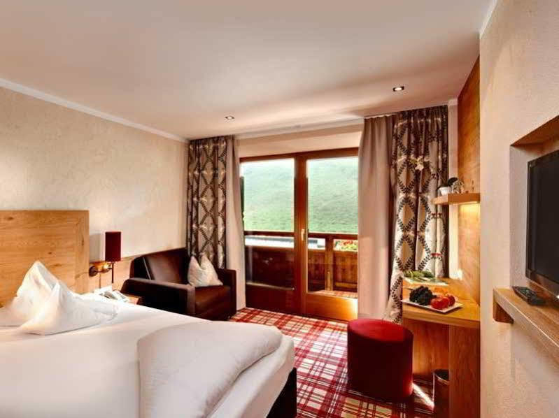Hotel Berghof Crystal Spa & Sports Tux Esterno foto
